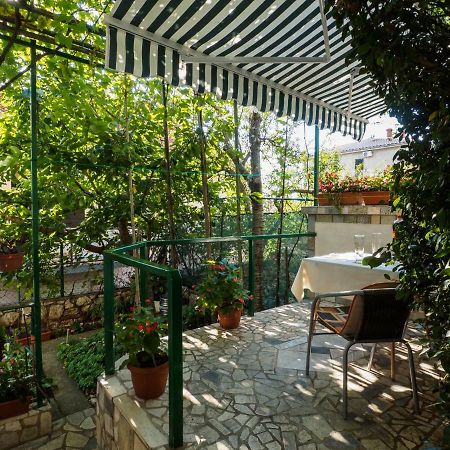 Cozy Studio With Private Terrace Barac Crikvenica Luaran gambar