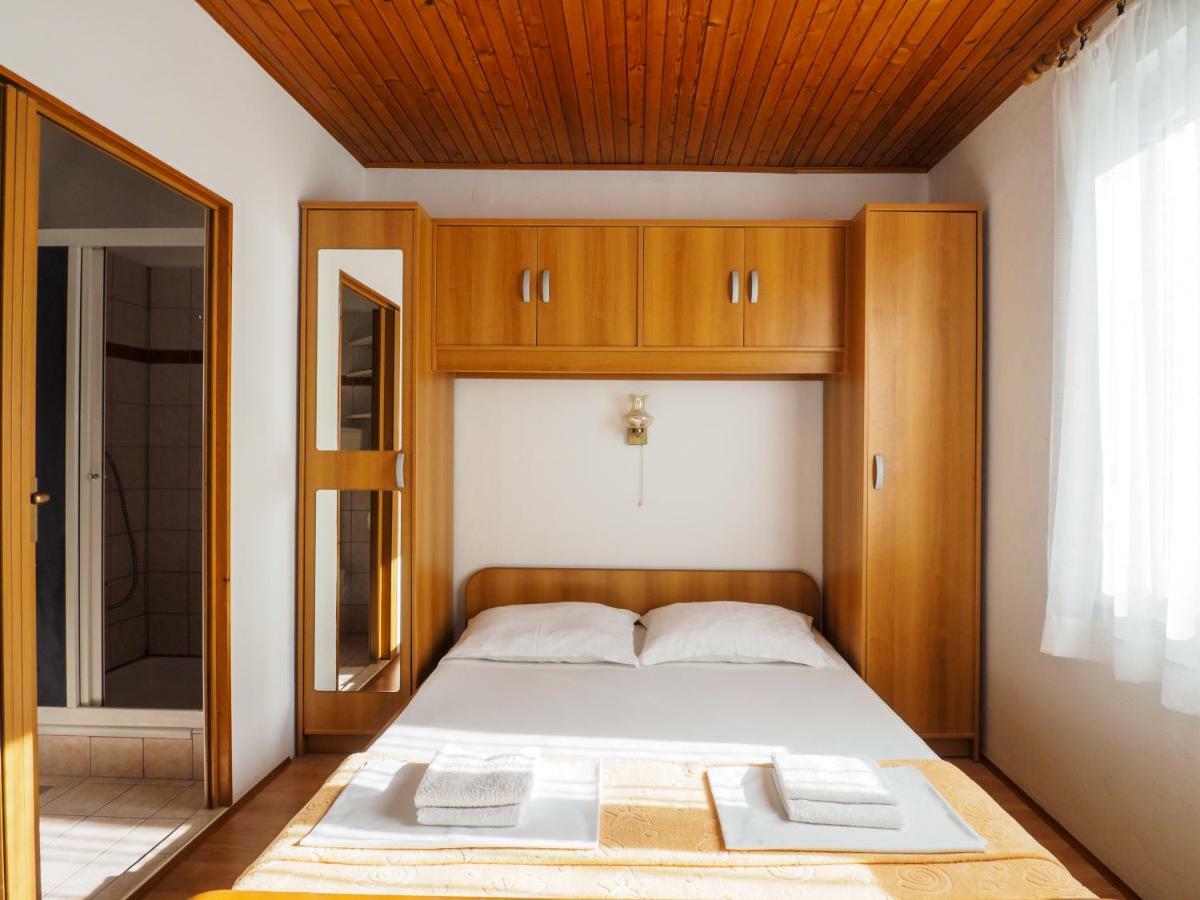 Cozy Studio With Private Terrace Barac Crikvenica Luaran gambar