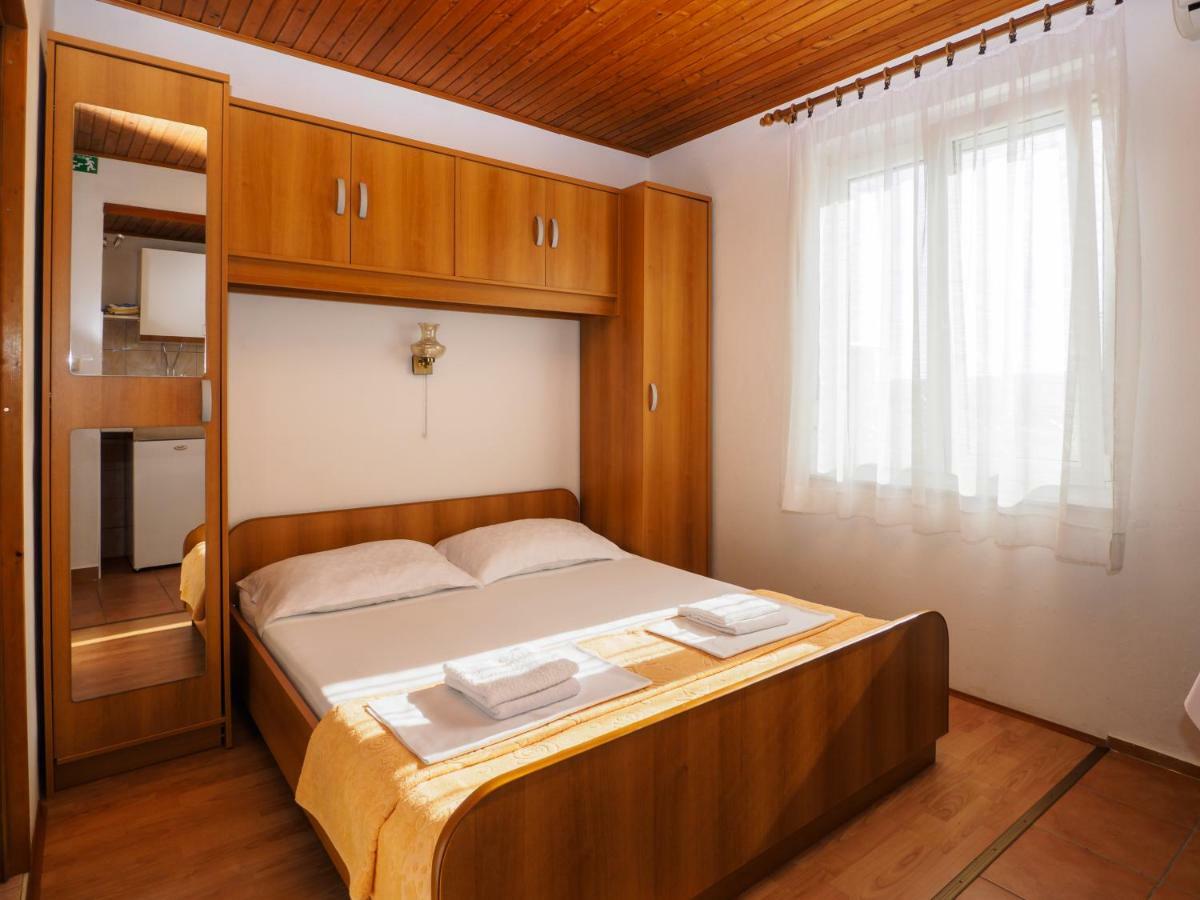 Cozy Studio With Private Terrace Barac Crikvenica Luaran gambar